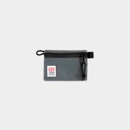 Topo Designs micro en color gris de tu monedero-cartera