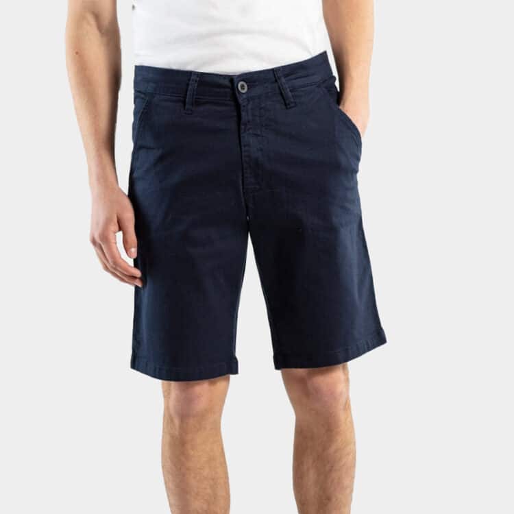 Flex chino short en color azul marino de tu pantalón corto Reell