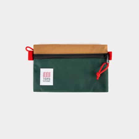 Accessory bag small en color verde y caqui de Topo Designs