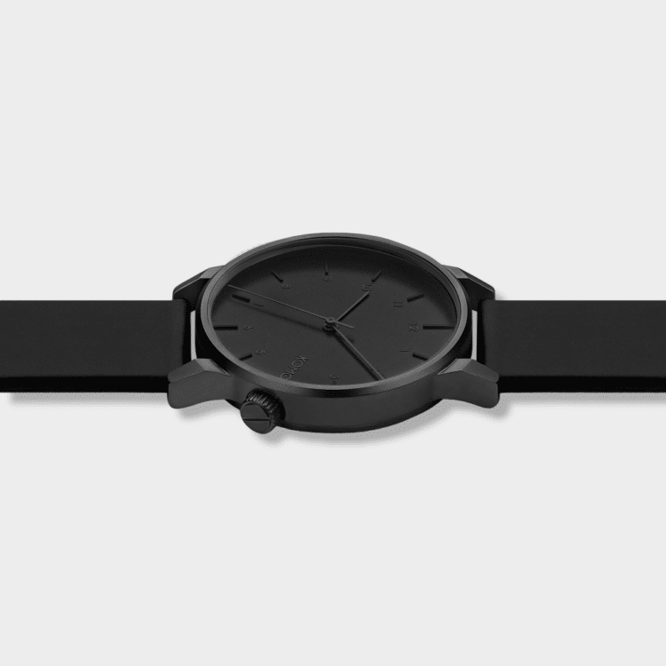 regal all black el reloj de Komono Regaliz
